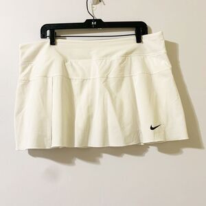 Nike Size XL White Running Tennis Workout Skirt Skort Athletic Ruffle